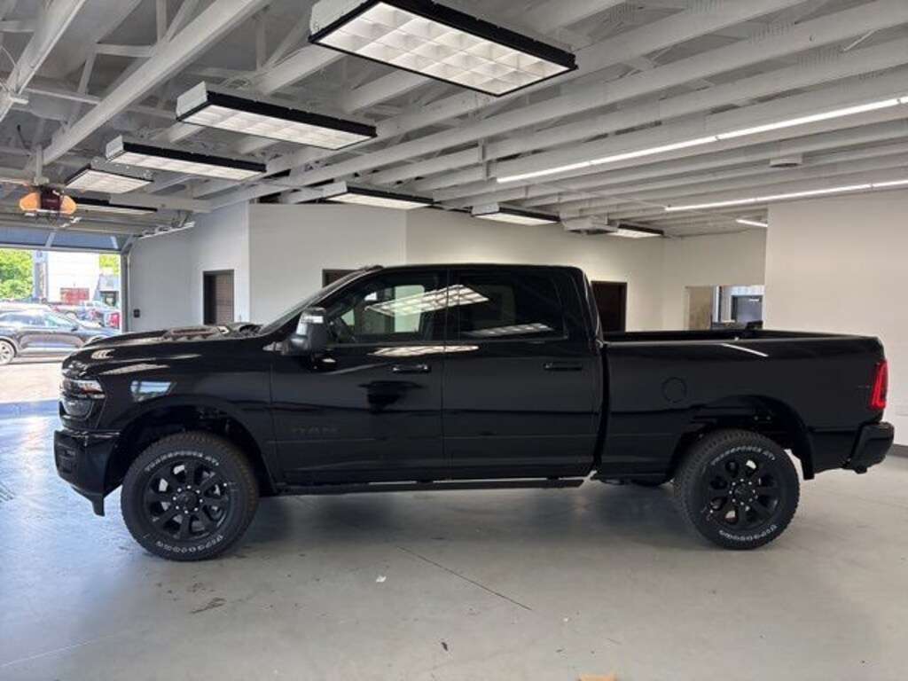 New 2026 Ram 2500 LARAMIE CREW CAB 4X4 6'4 BOX Pickup