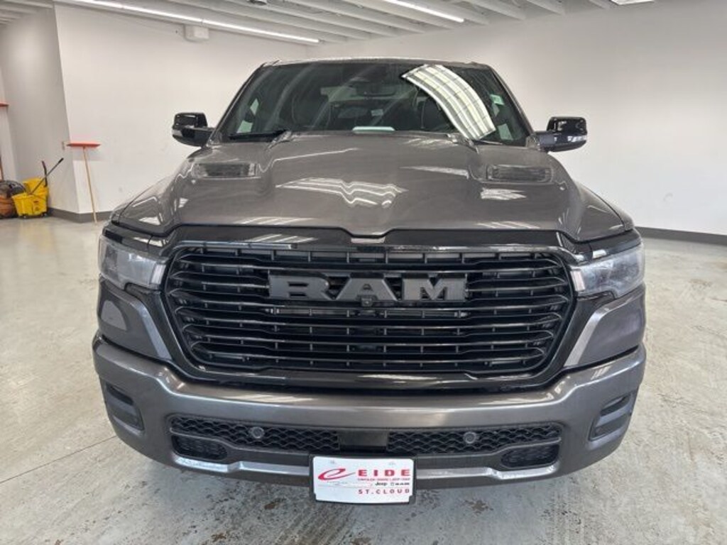 New 2026 Ram 1500 LARAMIE CREW CAB 4X4 5'7 BOX Pickup