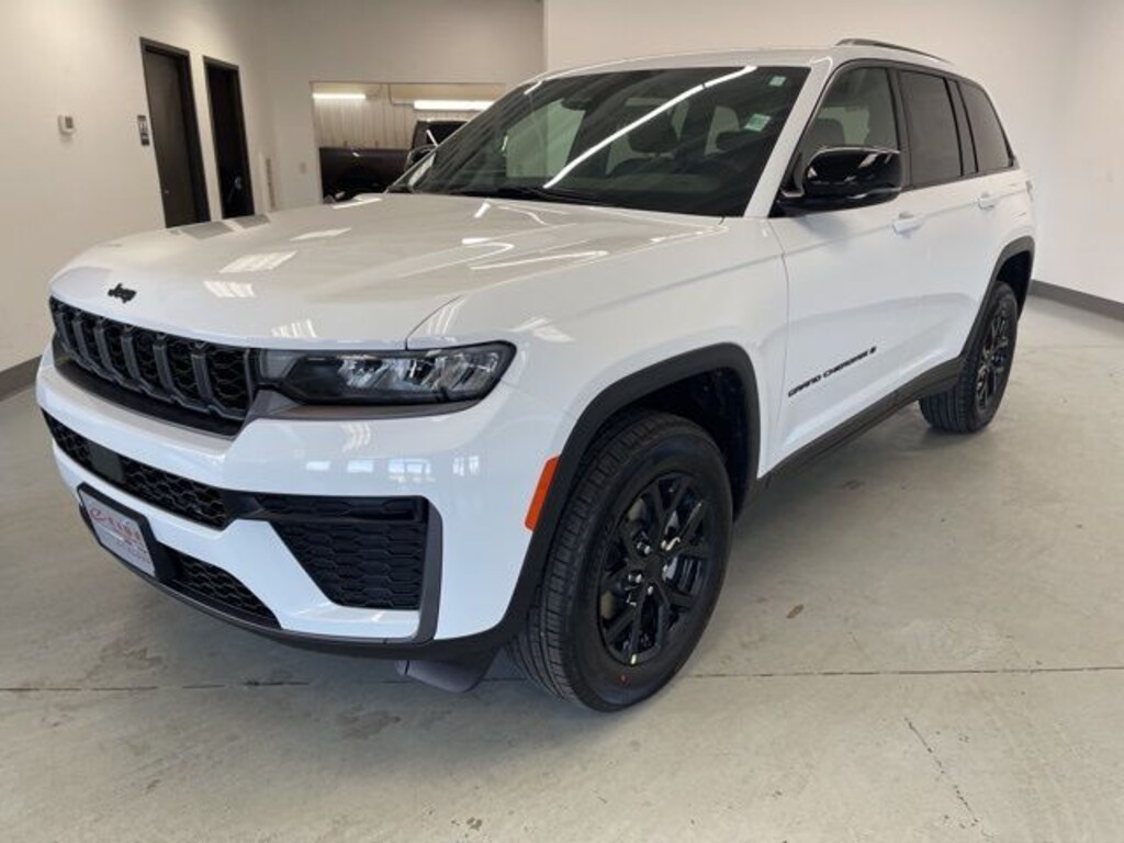 New 2026 Jeep Grand Cherokee LAREDO ALTITUDE 4X4 Sport Utility