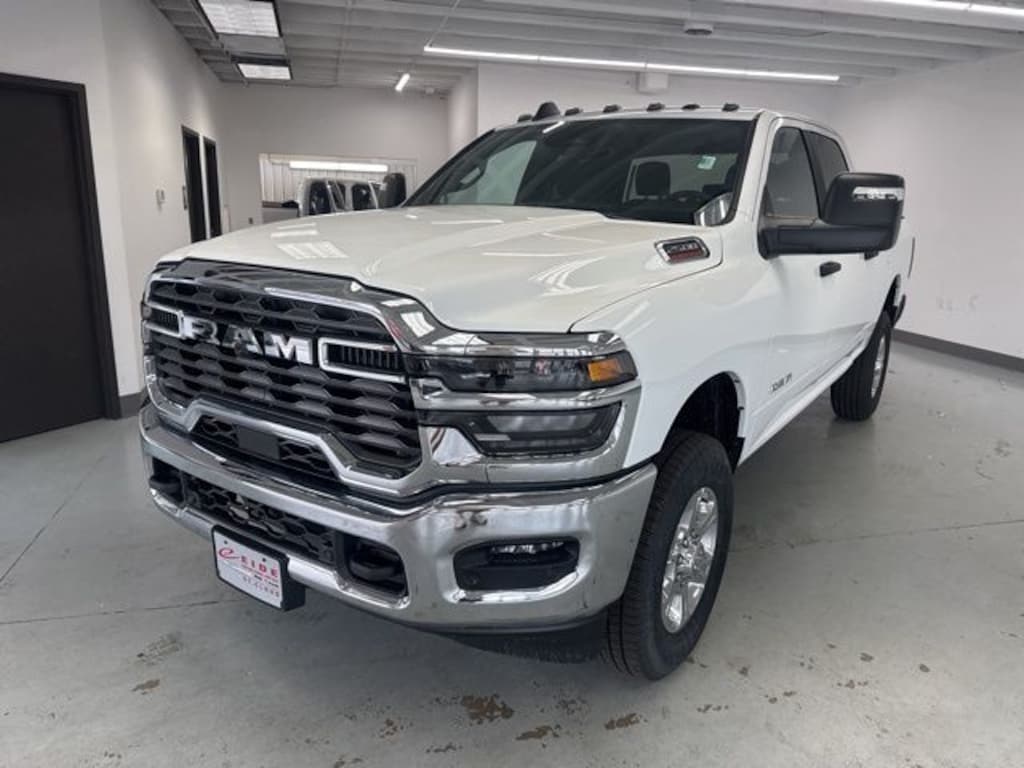 New 2026 Ram 2500 BIG HORN CREW CAB 4X4 6'4 BOX Pickup