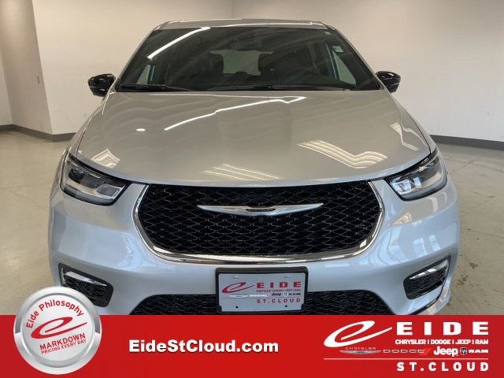 New 2026 Chrysler Pacifica SELECT AWD Passenger Van