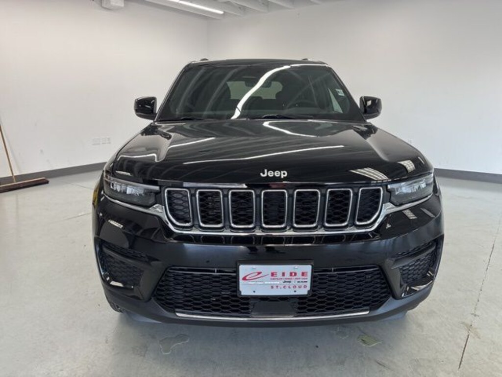 New 2025 Jeep Grand Cherokee LAREDO X 4X4 Sport Utility