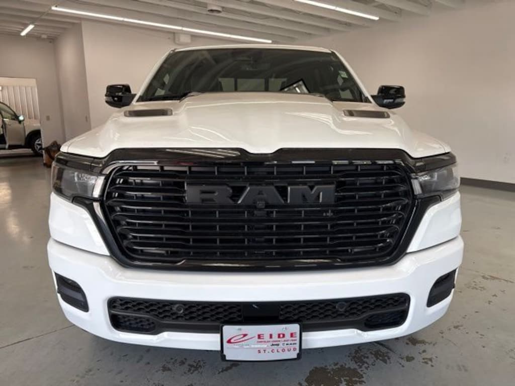 New 2026 Ram 1500 LARAMIE CREW CAB 4X4 5'7 BOX Pickup