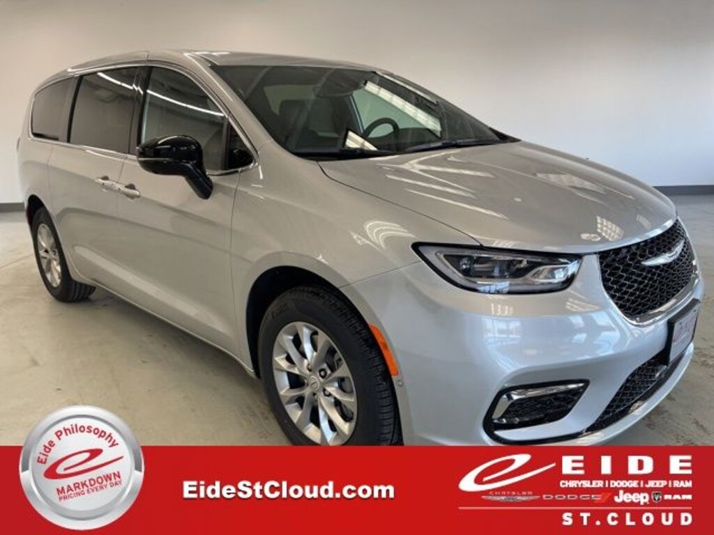 New 2026 Chrysler Pacifica SELECT AWD Passenger Van