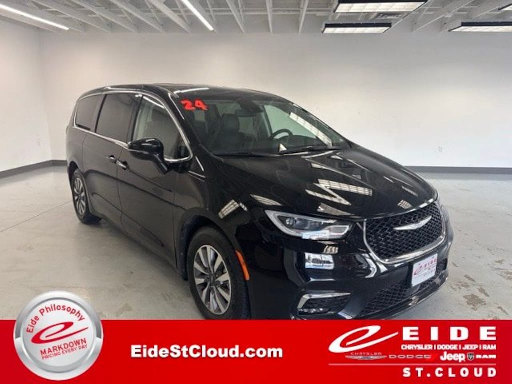 Used 2024 Chrysler Pacifica Hybrid Select Van Passenger Van
