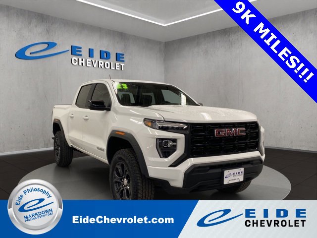 2023 GMC Canyon Elevation's photo