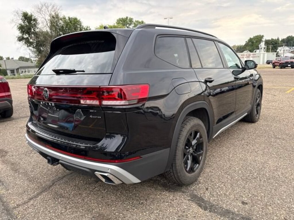 Used 2024 Volkswagen Atlas 2.0T Peak Edition SEL