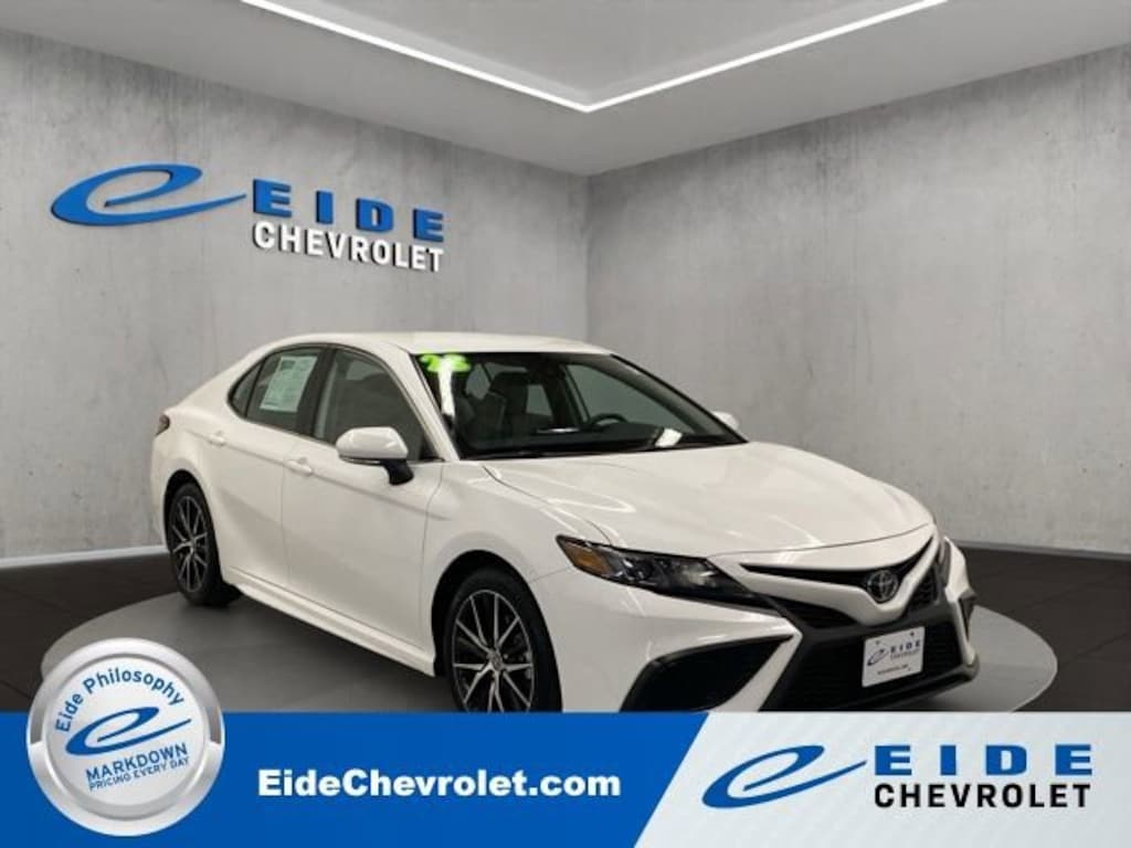 Used 2023 Toyota Camry SE