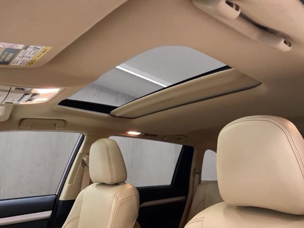 Used 2018 Toyota Highlander SE