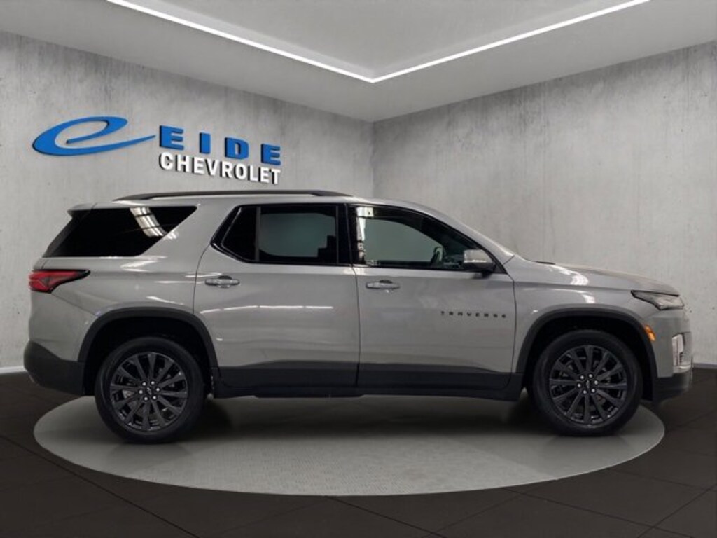 Used 2024 Chevrolet Traverse Limited RS SUV