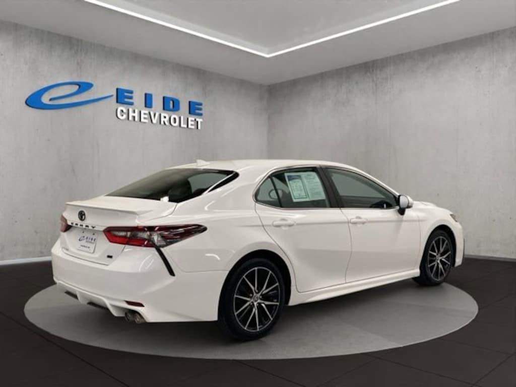 Used 2023 Toyota Camry SE