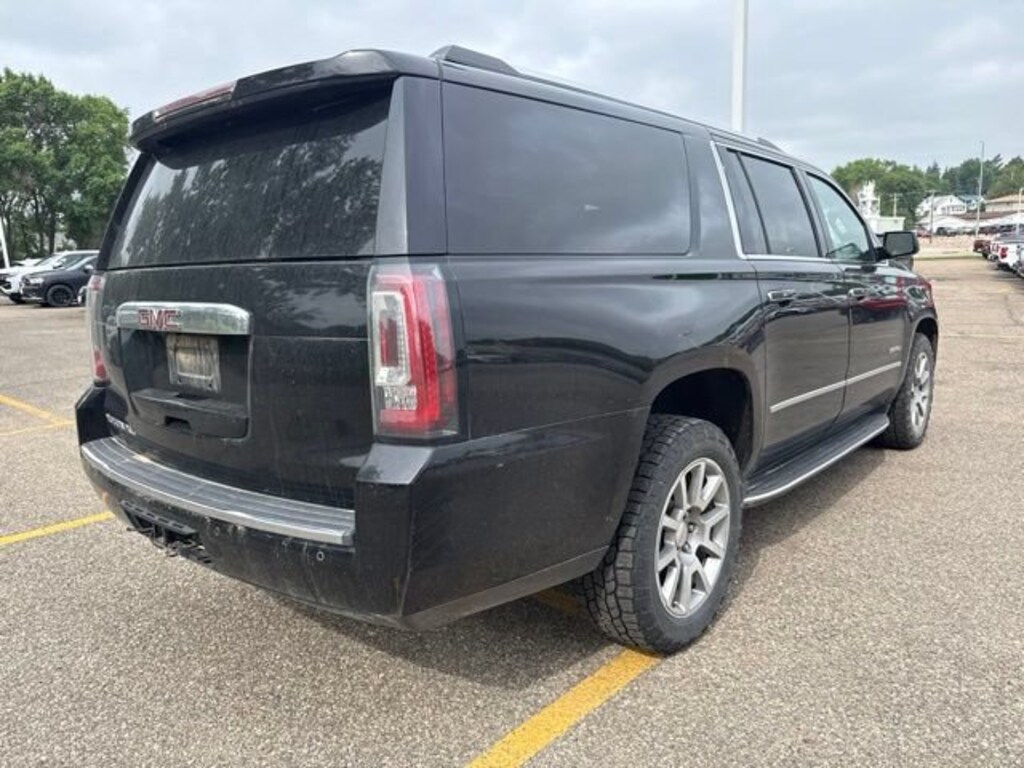 Used 2019 GMC Yukon XL Denali SUV