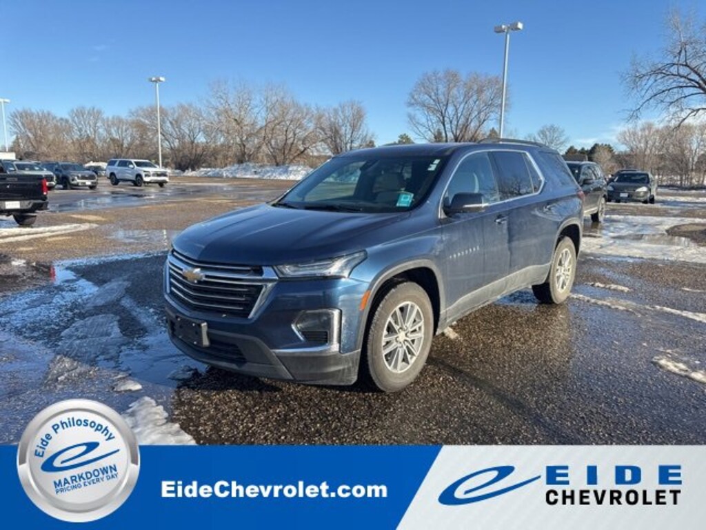Used 2023 Chevrolet Traverse LT Cloth SUV