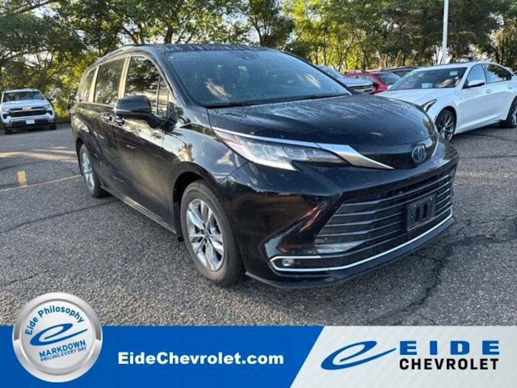 Used 2025 Toyota Sienna Limited