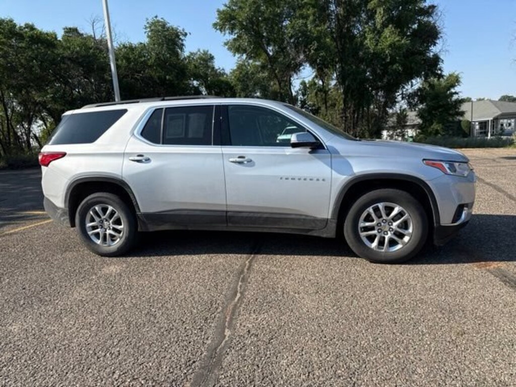 Used 2020 Chevrolet Traverse LT Cloth SUV