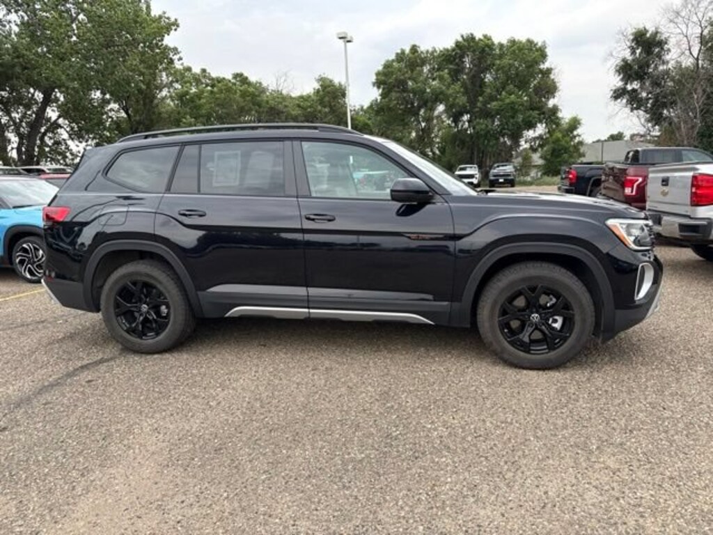 Used 2024 Volkswagen Atlas 2.0T Peak Edition SEL