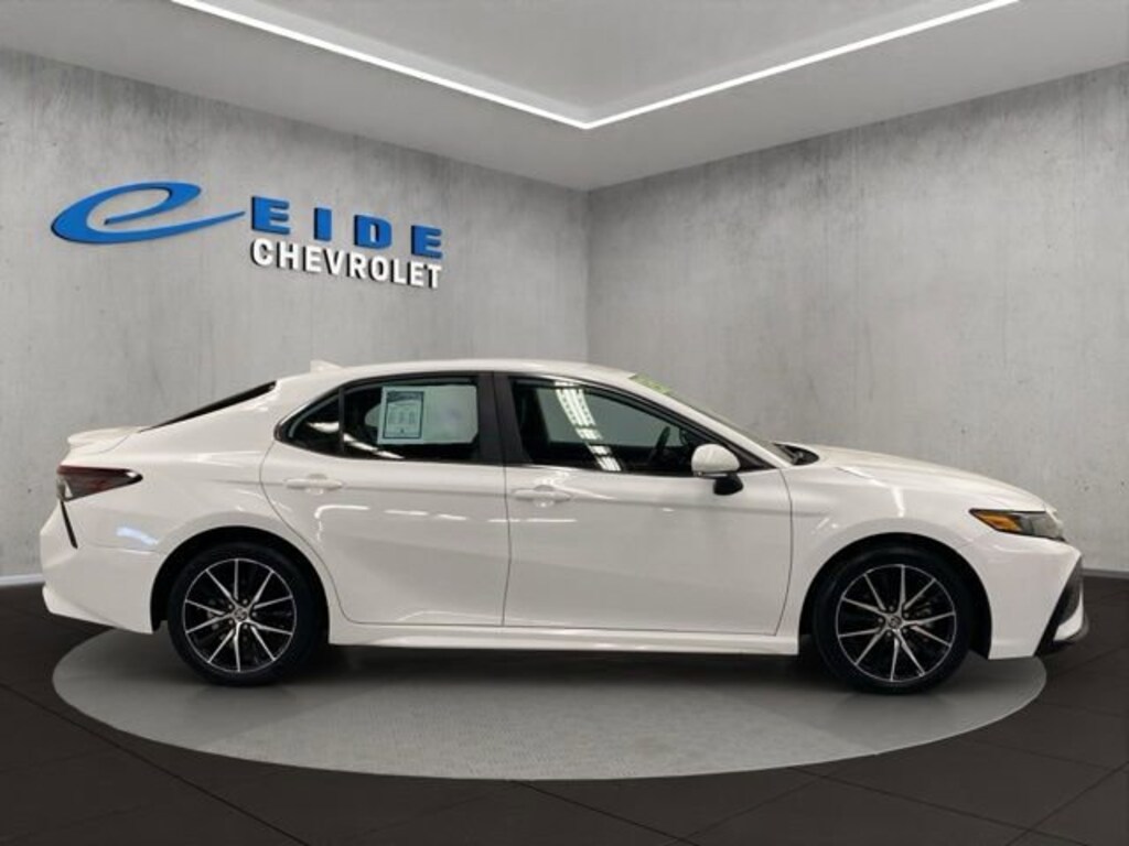Used 2023 Toyota Camry SE