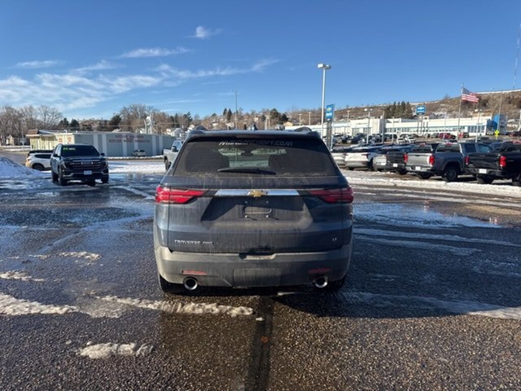 Used 2023 Chevrolet Traverse LT Cloth SUV