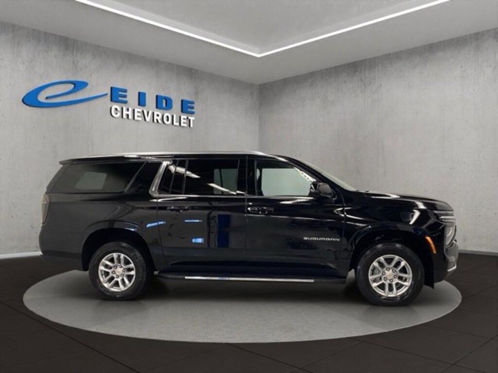 New 2026 Chevrolet Suburban LT SUV