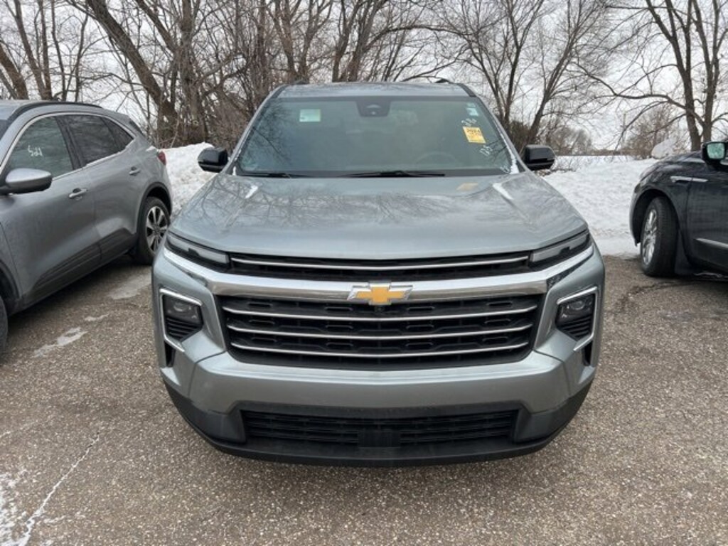 Used 2024 Chevrolet Traverse LT SUV
