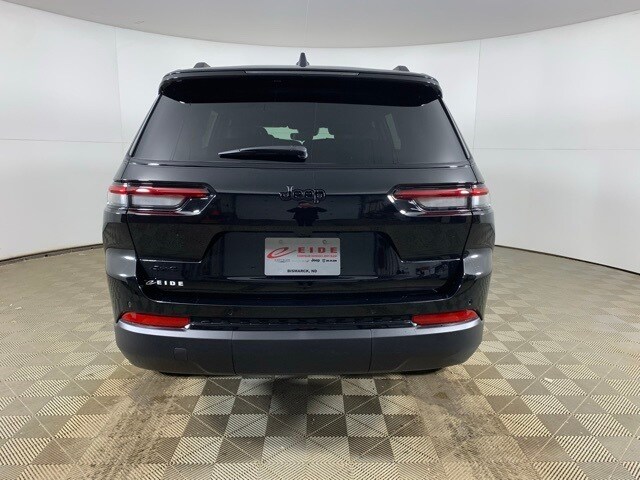 2025 Jeep Grand Cherokee Laredo Altitude X photo 3