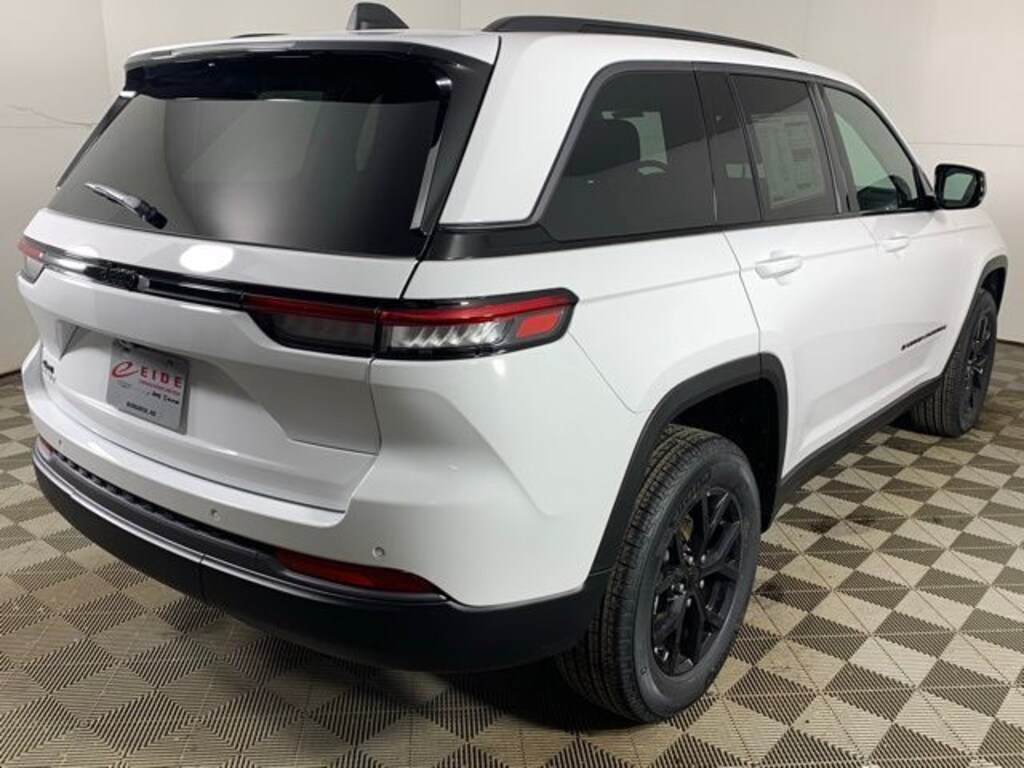 New 2026 Jeep Grand Cherokee LAREDO ALTITUDE 4X4 Sport Utility