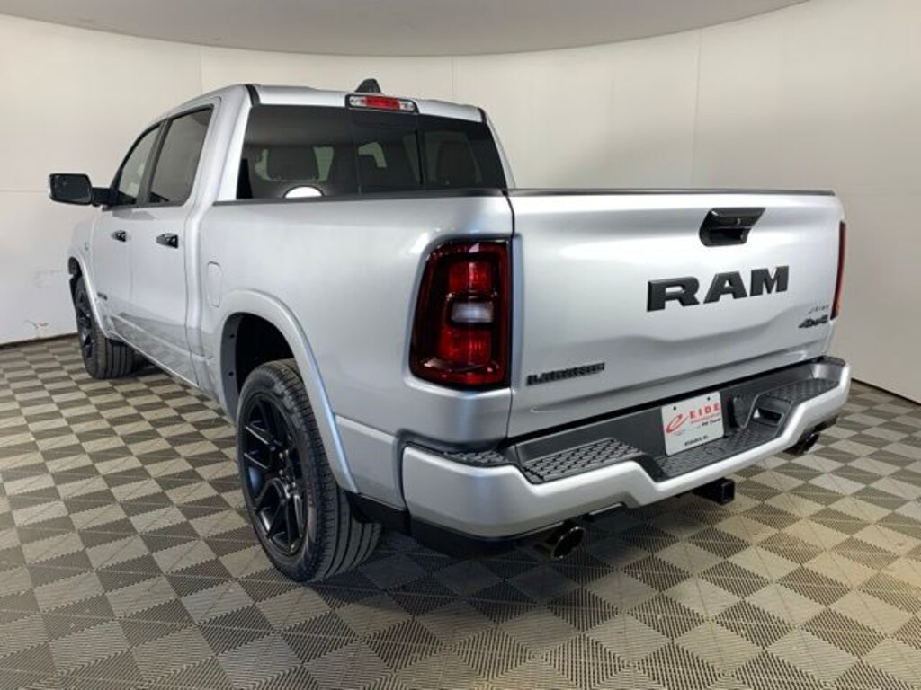 New 2026 Ram 1500 LARAMIE CREW CAB 4X4 5'7 BOX Pickup