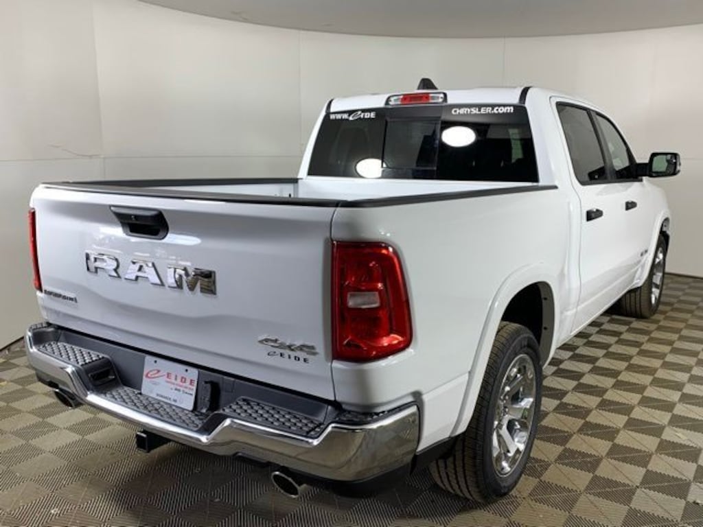New 2026 Ram 1500 BIG HORN CREW CAB 4X4 5'7 BOX Pickup