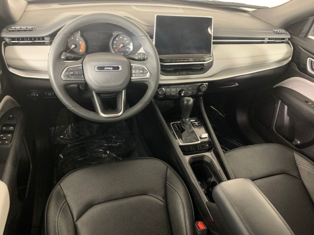 2025 Jeep Compass Limited - Photo 22