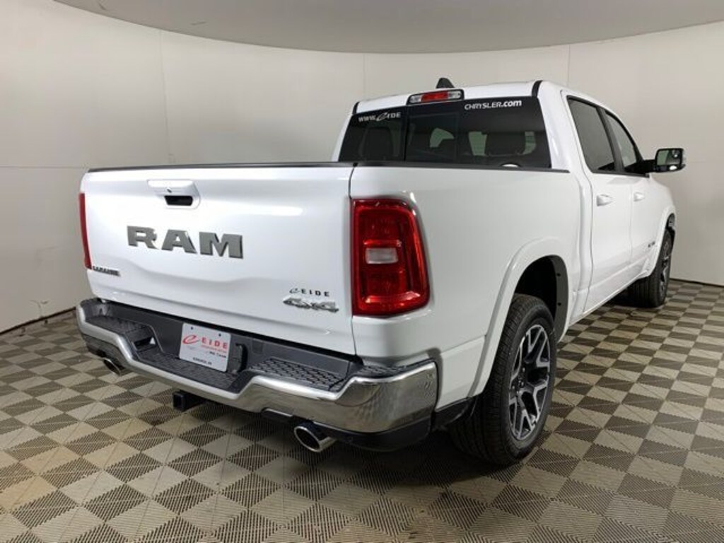 New 2026 Ram 1500 LARAMIE CREW CAB 4X4 5'7 BOX Pickup