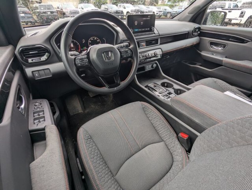 Used 2025 Honda Pilot Sport SUV