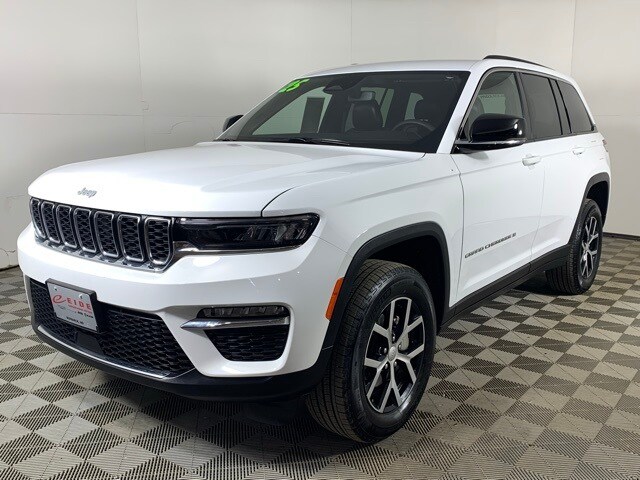 2025 Jeep Grand Cherokee Limited photo 2