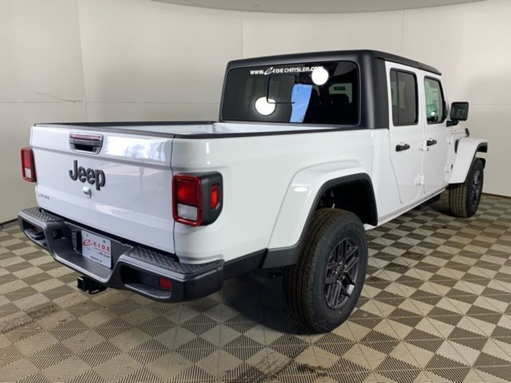 New 2026 Jeep Gladiator SPORT S 4X4 Pickup