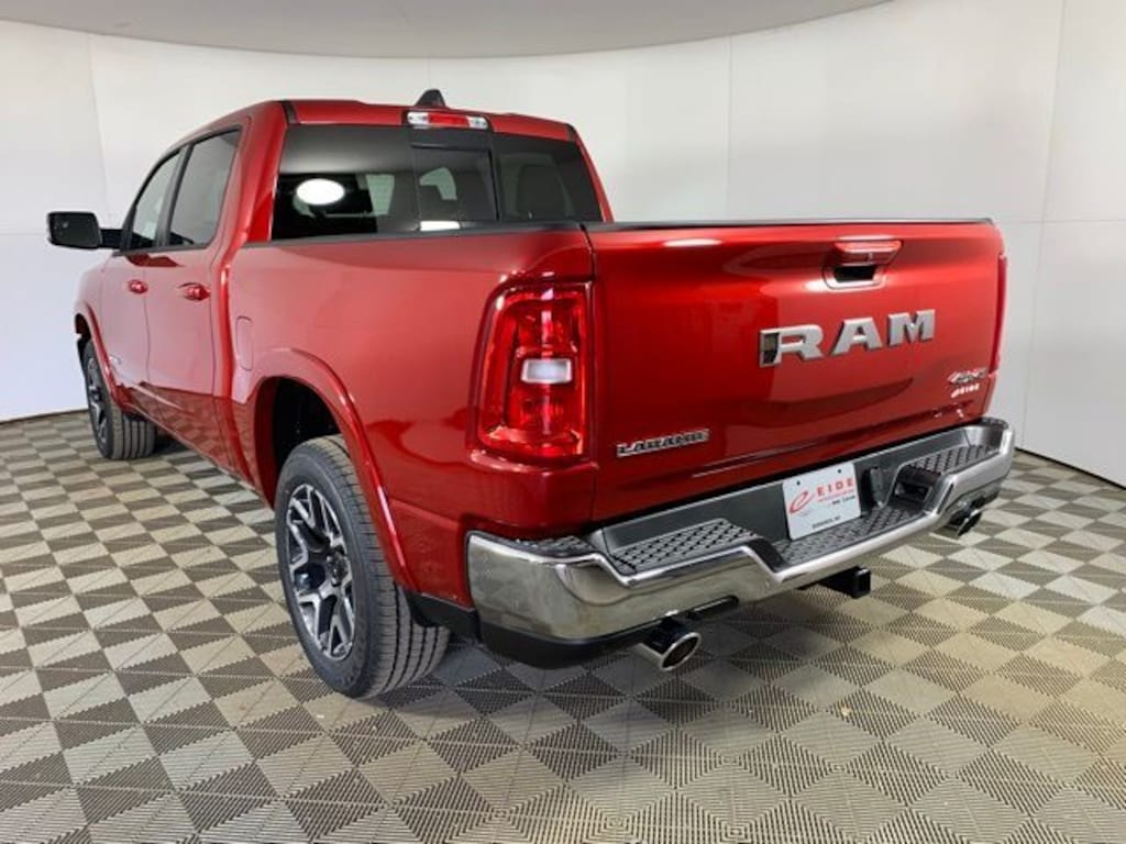 New 2026 Ram 1500 LARAMIE CREW CAB 4X4 5'7 BOX Pickup