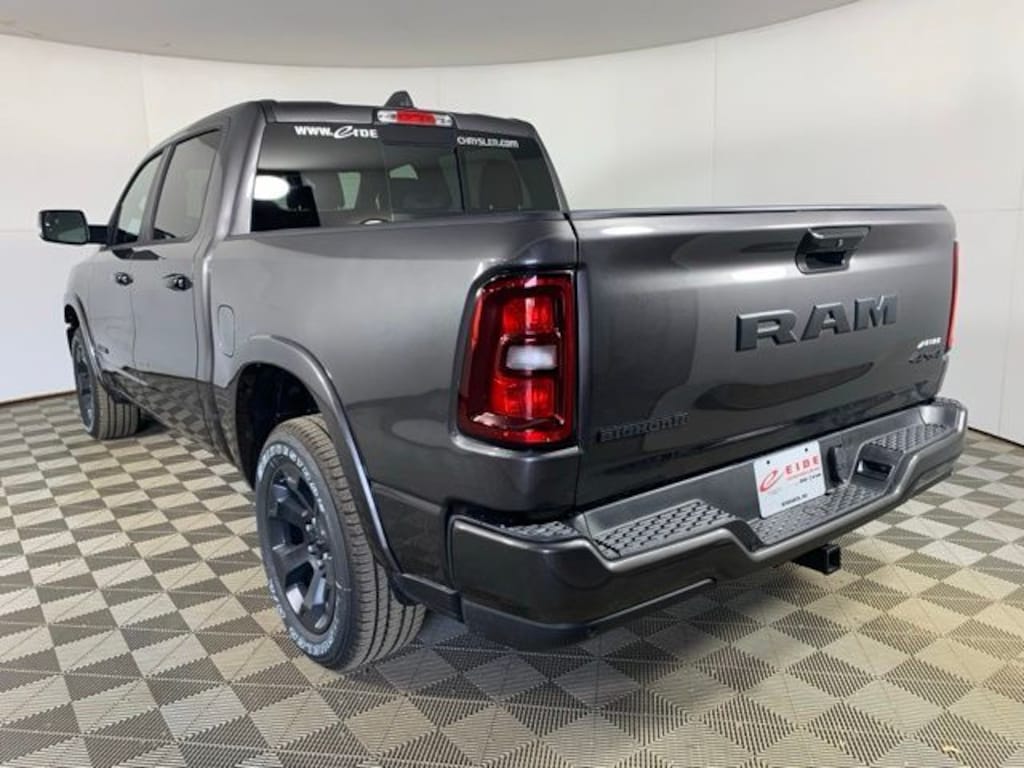 New 2026 Ram 1500 BIG HORN CREW CAB 4X4 5'7 BOX Pickup