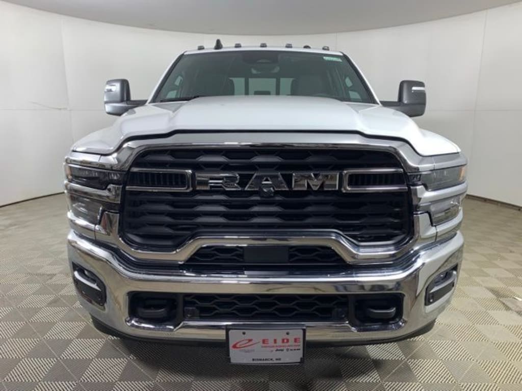 New 2026 Ram 3500 TRADESMAN CREW CAB 4X4 8' BOX Pickup