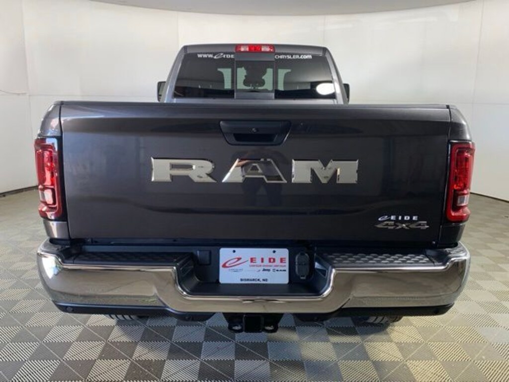 New 2026 Ram 3500 TRADESMAN CREW CAB 4X4 8' BOX Pickup