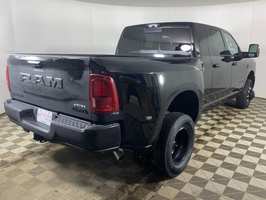 New 2026 Ram 3500 LARAMIE MEGA CAB 4X4 6'4 BOX Pickup