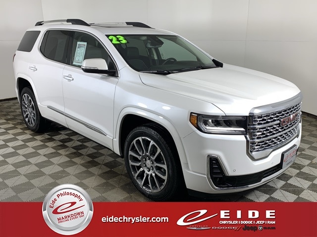 2023 GMC Acadia Denali's photo