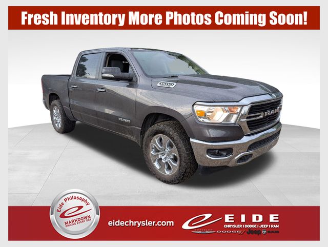 2020 RAM 1500 Big Horn/Lone Star 4x4 Crew Cab 5'7's photo