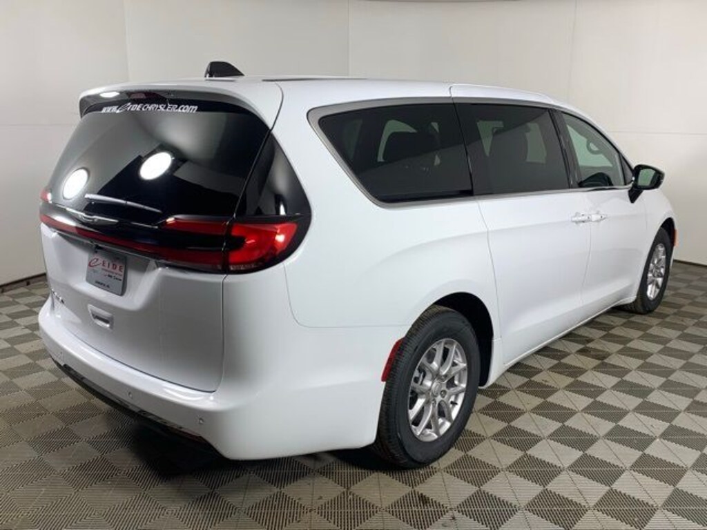 New 2026 Chrysler Pacifica SELECT Passenger Van