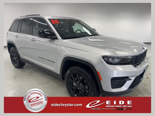 2025 Jeep Grand Cherokee Altitude 4x4's photo