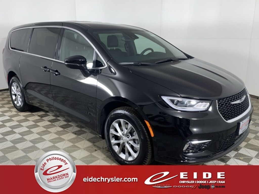 New 2026 Chrysler Pacifica SELECT AWD Passenger Van