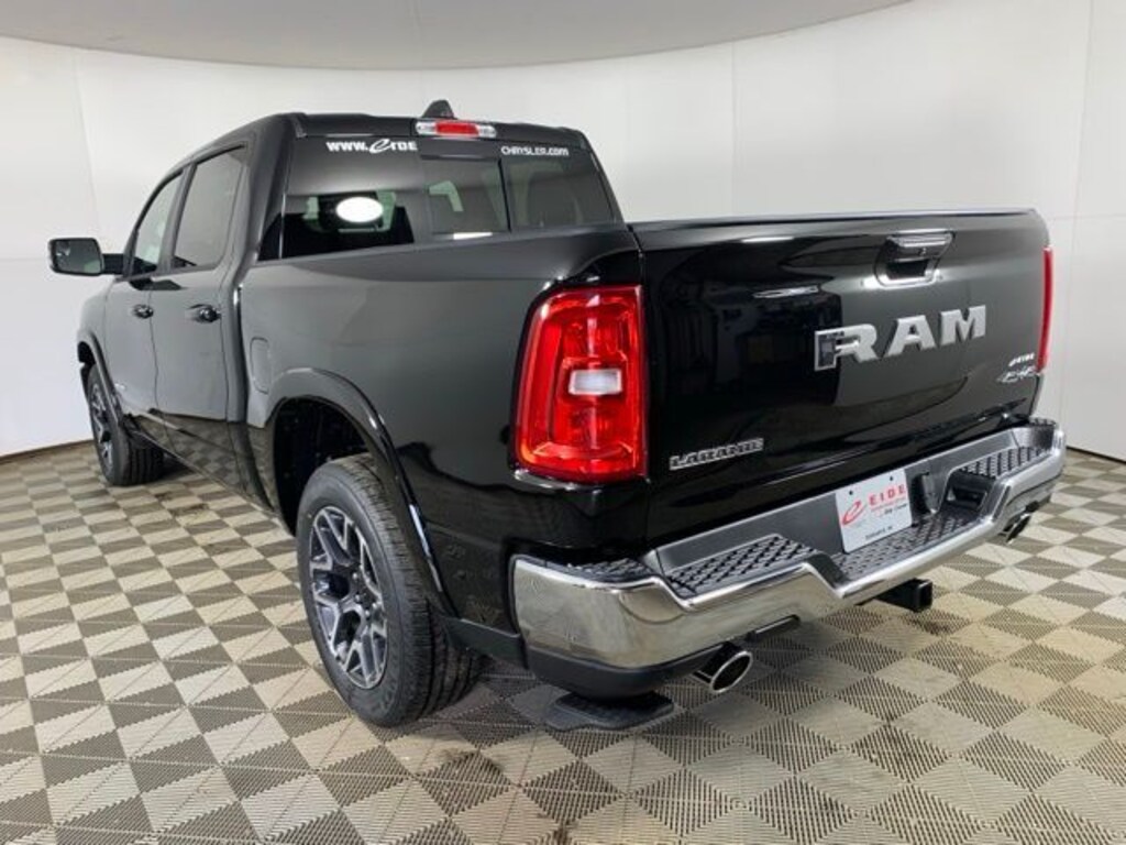 New 2026 Ram 1500 LARAMIE CREW CAB 4X4 5'7 BOX Pickup