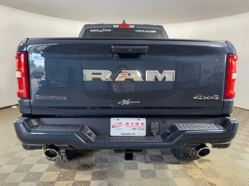 New 2026 Ram 1500 BIG HORN CREW CAB 4X4 5'7 BOX Pickup