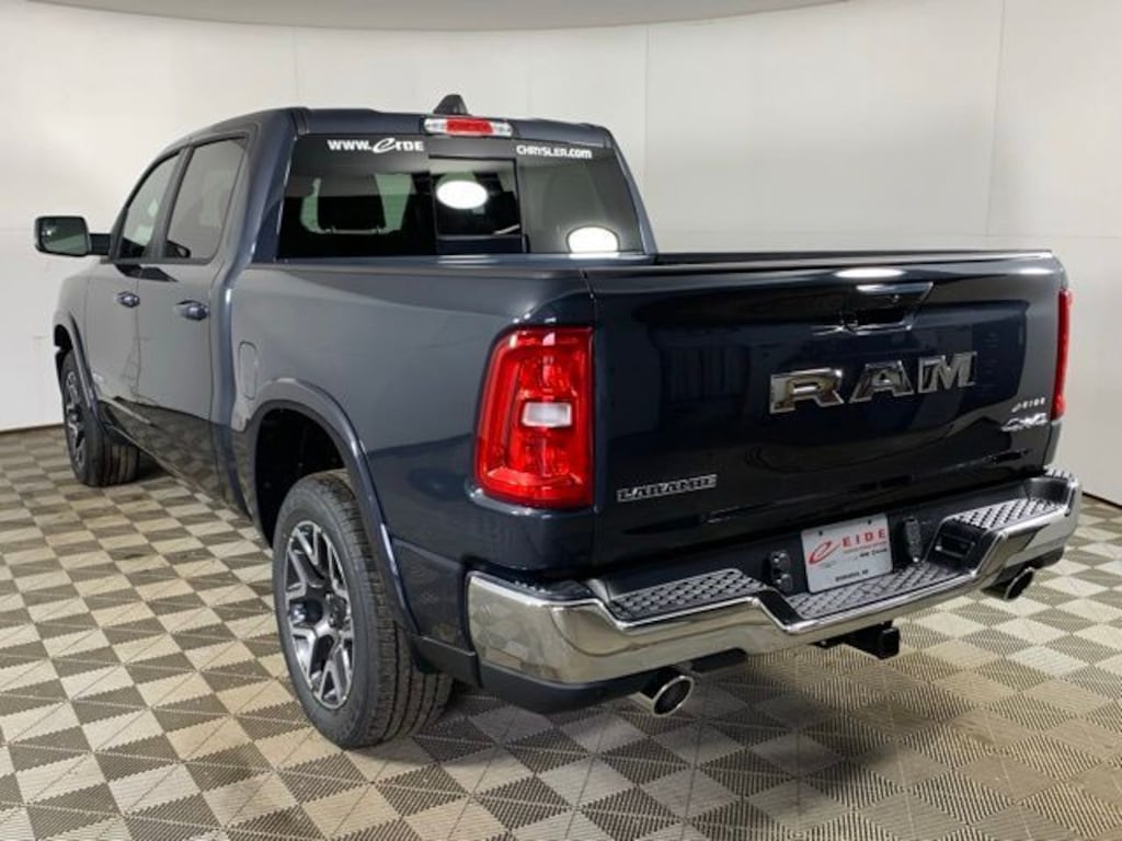 New 2027 Ram 1500 LARAMIE CREW CAB 4X4 5'7 BOX Pickup