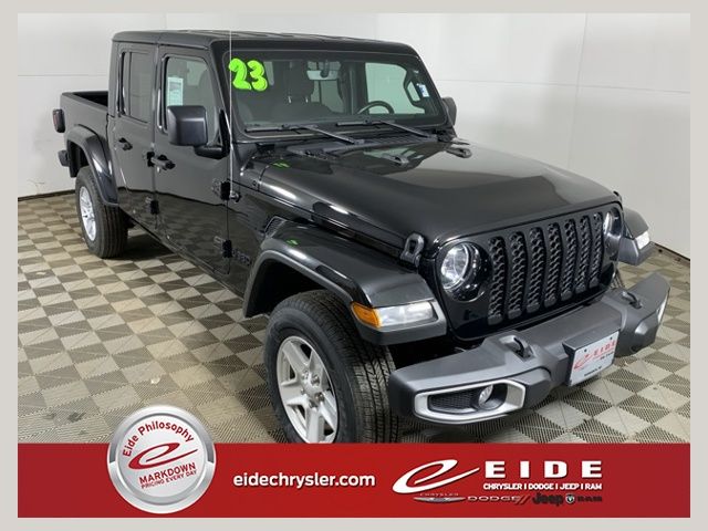 2023 Jeep Gladiator Sport S's photo