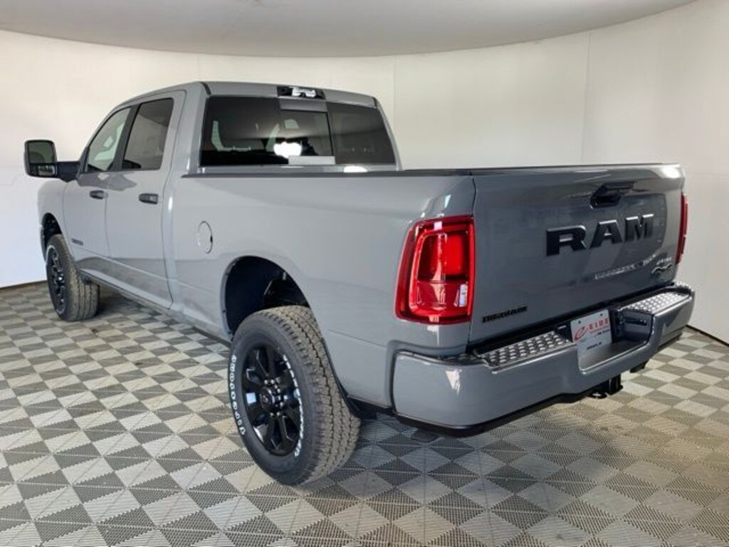New 2026 Ram 2500 BIG HORN CREW CAB 4X4 6'4 BOX Pickup