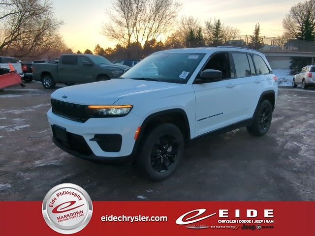 2024 Jeep Grand Cherokee Altitude's photo