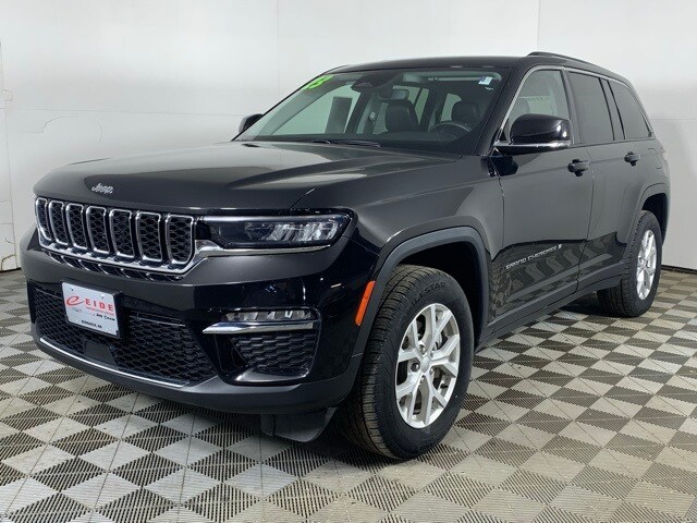2023 Jeep Grand Cherokee Limited photo 2